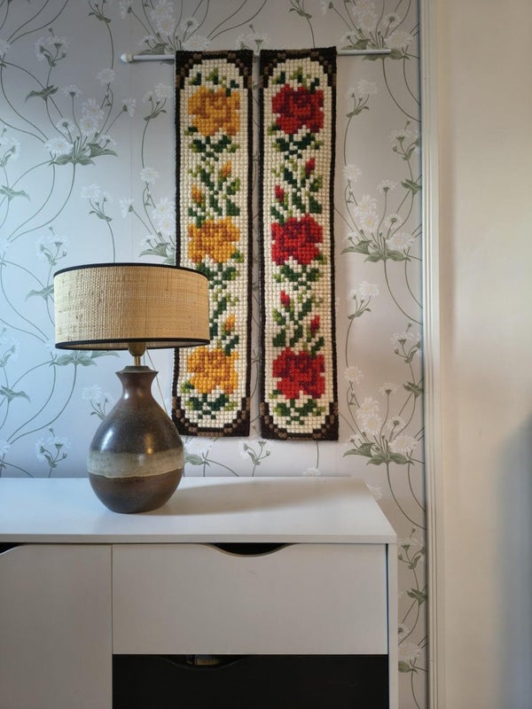 Kukka-aiheiset sein&auml;vaatteet