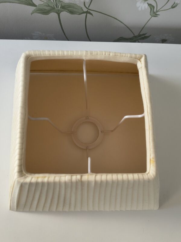 Neli&ouml;nmuotoinen vekkilampunvarjostin 25 cm