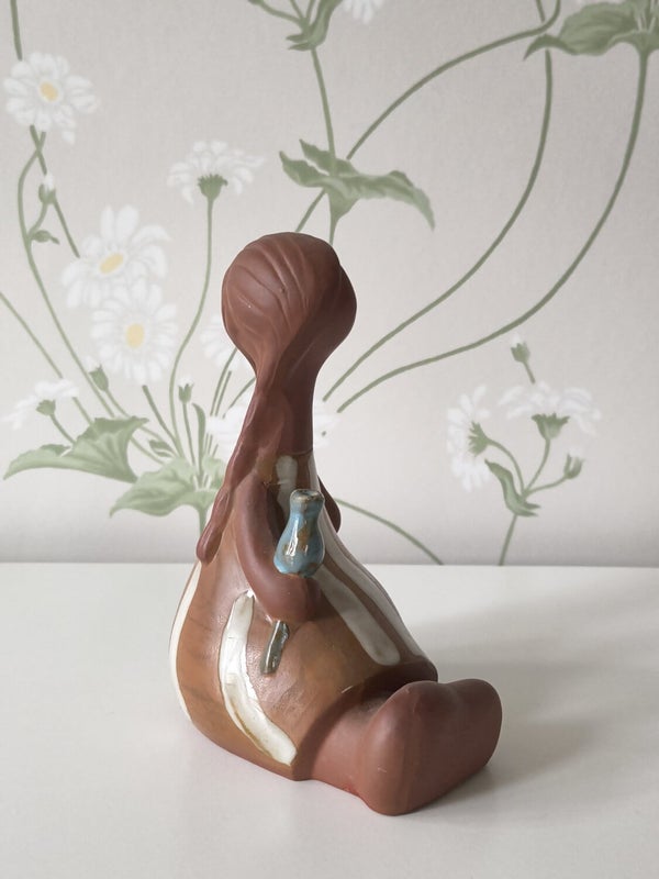 Vintage keraaminen figuuri, hahmo maljakolla